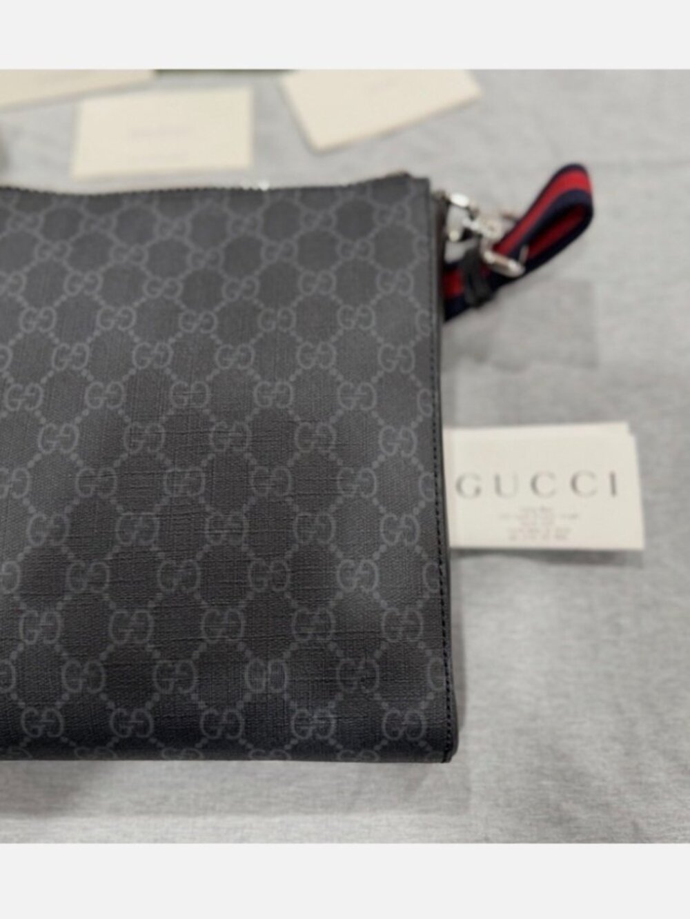 Gucci GG Supreme Black Messenger Crossbody Bag - Picture 5 of 6